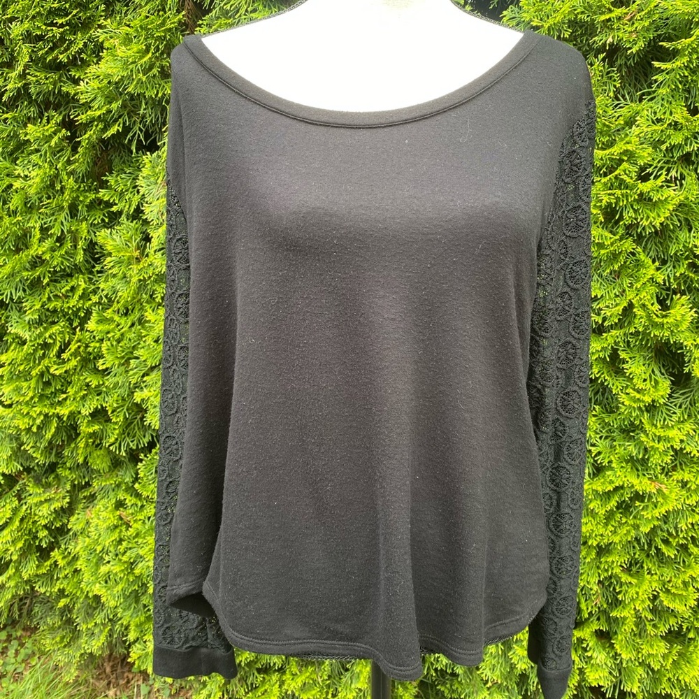 Long sleeve lace top